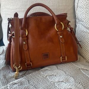 Dooney & Bourke Florentine Satchel -Natural-